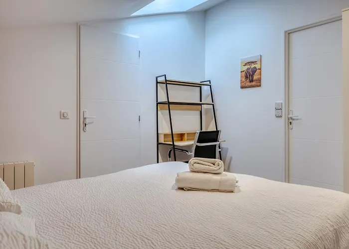 Apartment L'esprit Normand Chaleureux Fraichement Renove Proche Chu Rouen